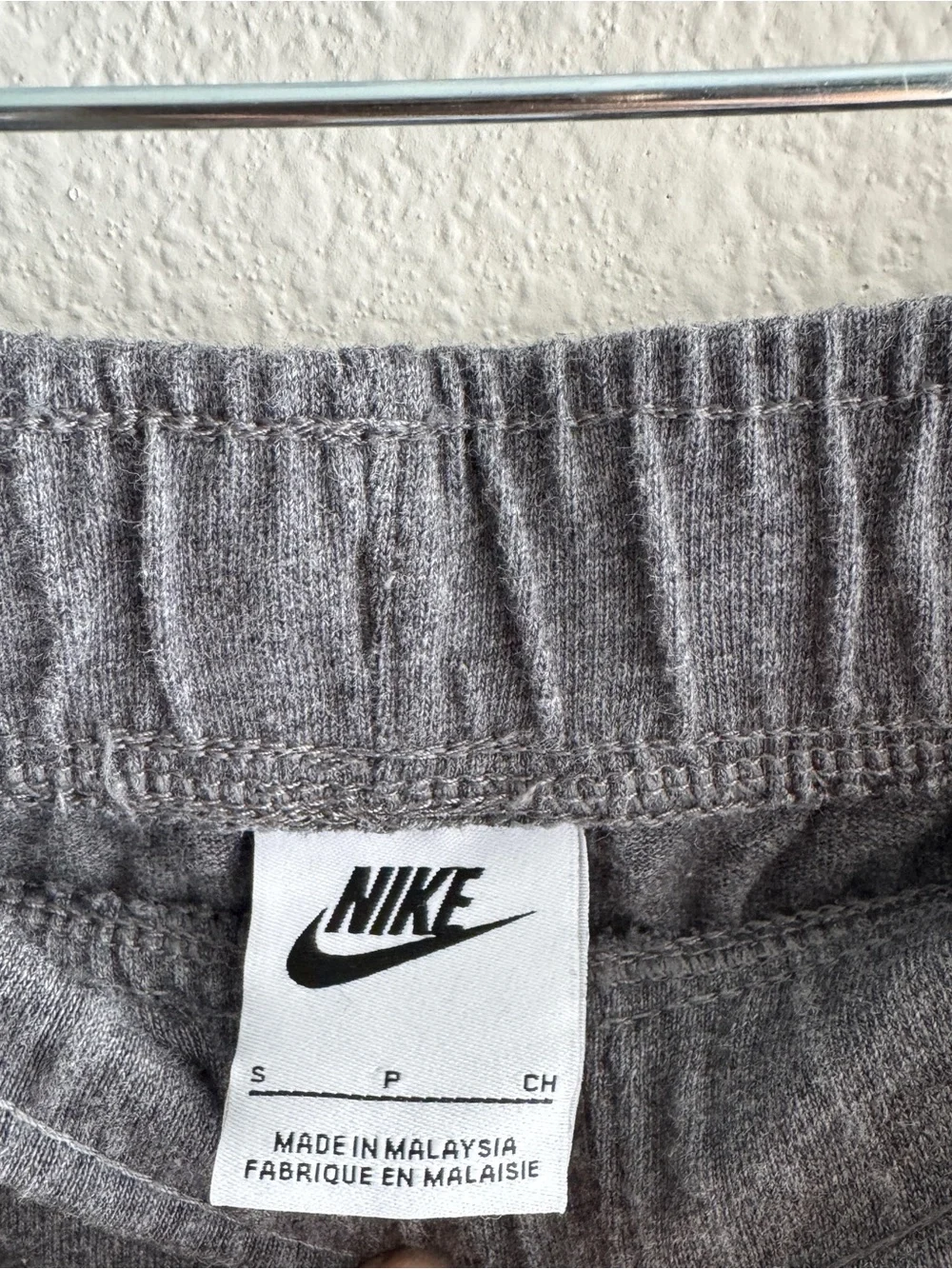 Nike Gray Men's Jogger Sweatpants in Small